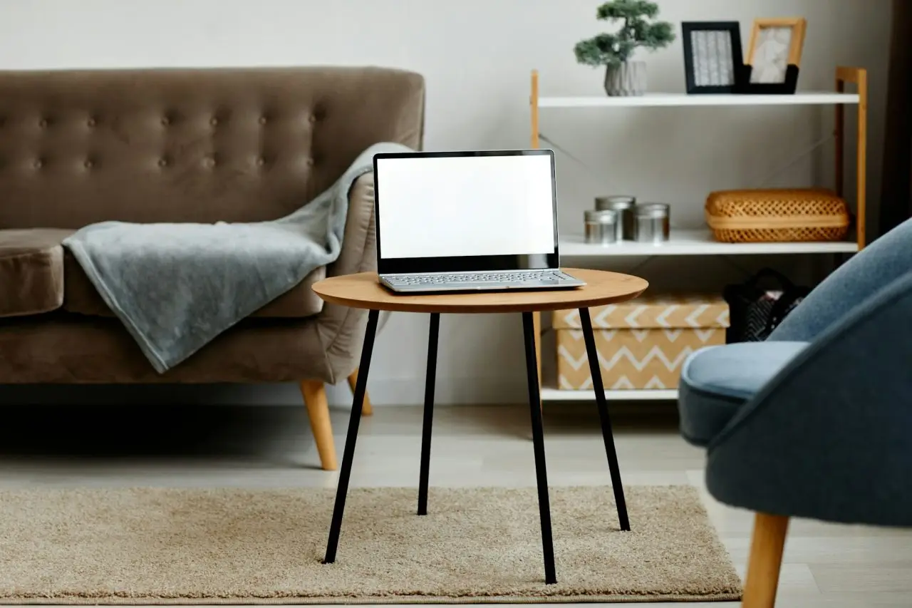 laptop mockup in living room Fortnite V-Bucks billig vbucks